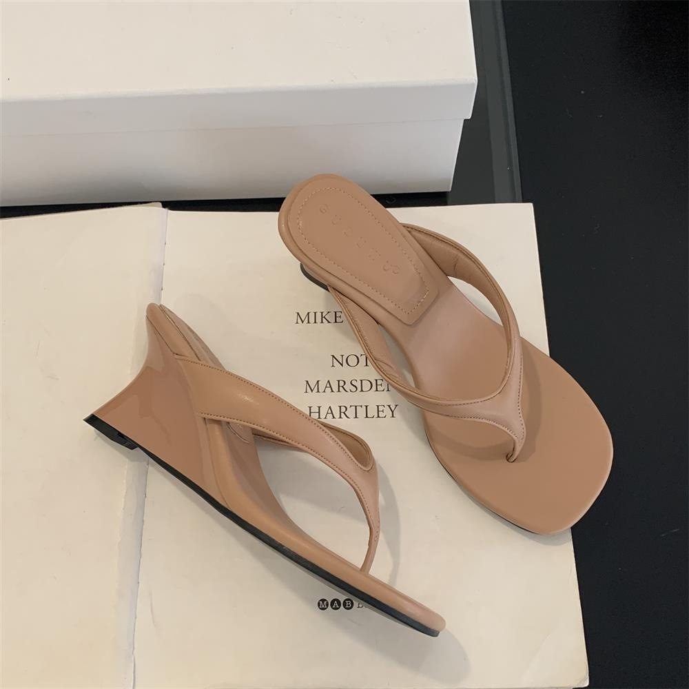 Suare Toe Wedge Flip Flops